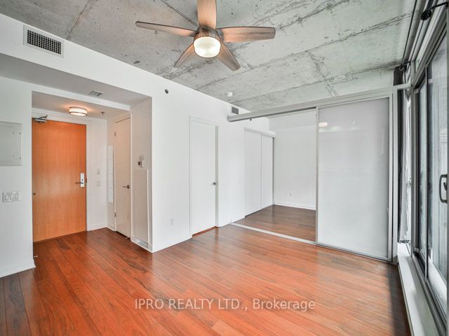 701 - 375 King St W