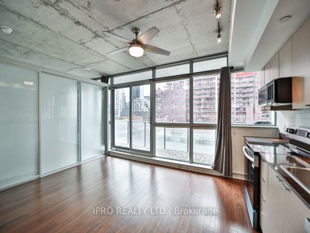 701 - 375 King St W