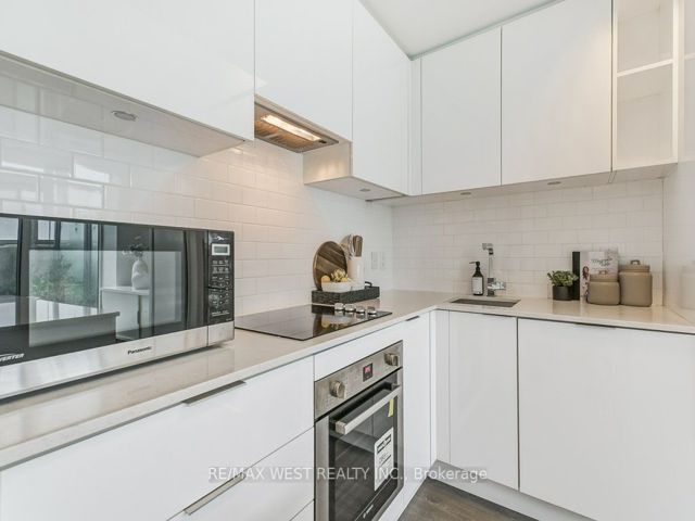 Th105 - 120 Parliament St