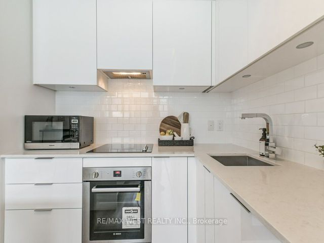 Th105 - 120 Parliament St