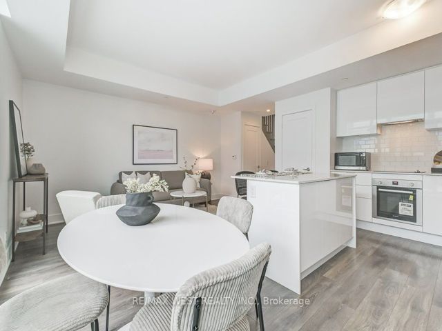 Th105 - 120 Parliament St