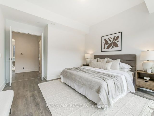Th105 - 120 Parliament St