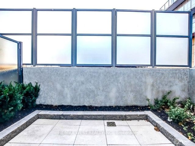 Th105 - 120 Parliament St