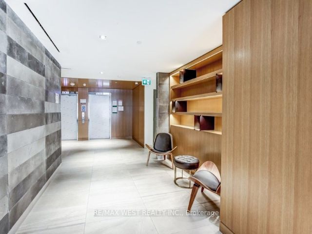 Th105 - 120 Parliament St