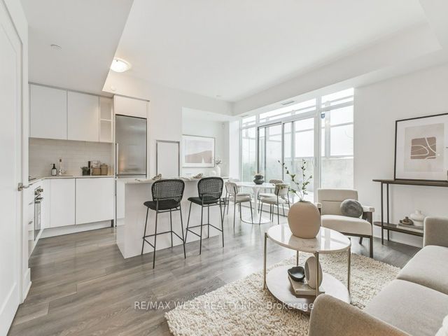 Th105 - 120 Parliament St