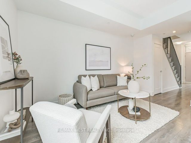 Th105 - 120 Parliament St