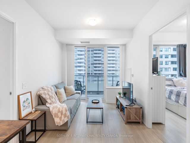 711 - 50 Dunfield Ave