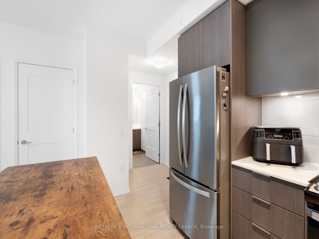 711 - 50 Dunfield Ave