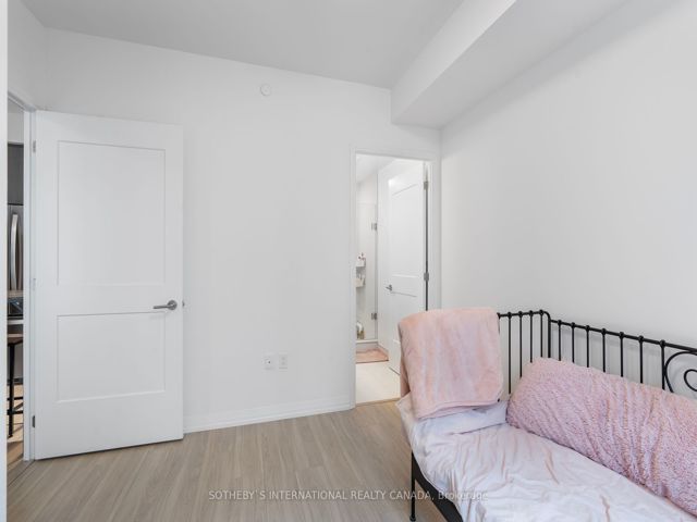 711 - 50 Dunfield Ave