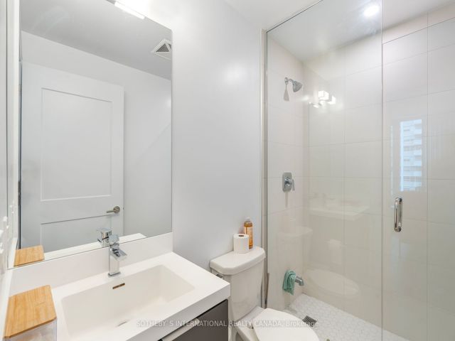 711 - 50 Dunfield Ave