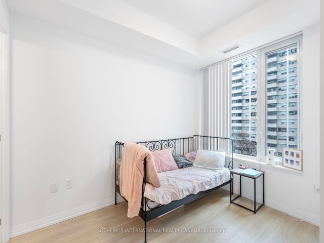 711 - 50 Dunfield Ave
