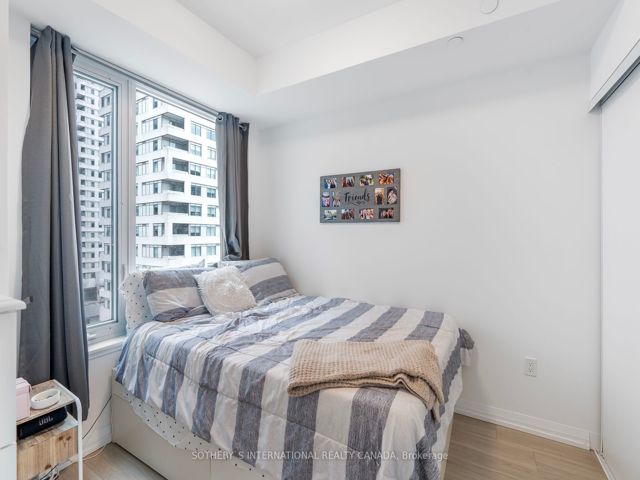 711 - 50 Dunfield Ave
