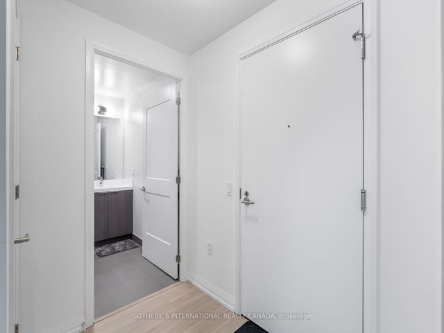 711 - 50 Dunfield Ave