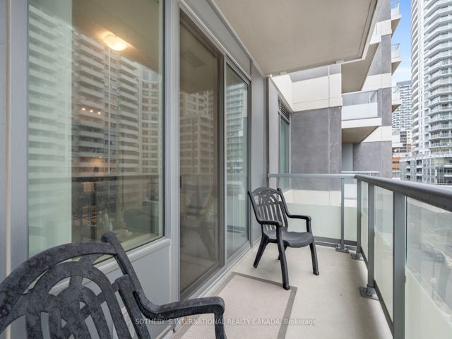 711 - 50 Dunfield Ave