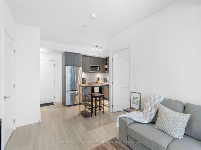 711 - 50 Dunfield Ave