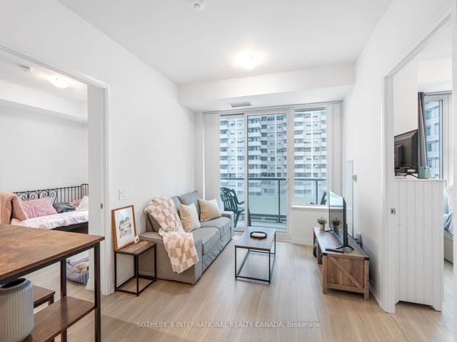 711 - 50 Dunfield Ave