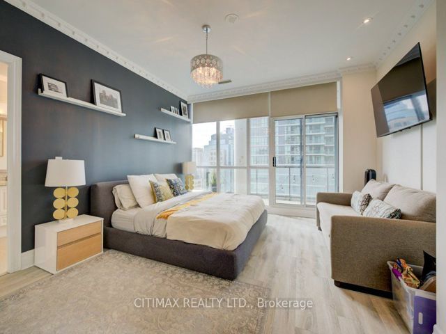 2906 - 12 Yonge St