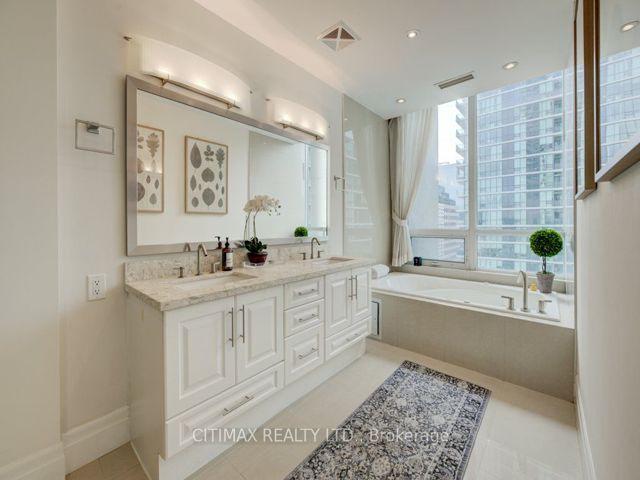 2906 - 12 Yonge St