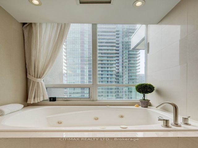 2906 - 12 Yonge St