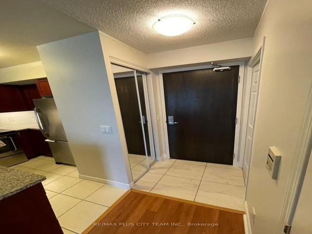 1703 - 19 Grand Trunk Cres