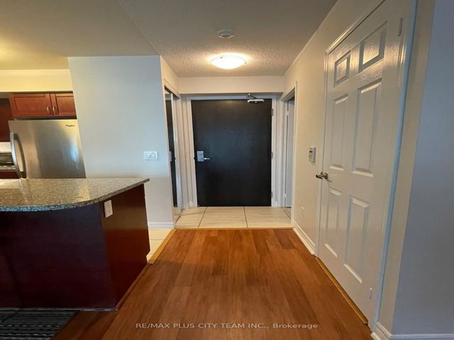 1703 - 19 Grand Trunk Cres