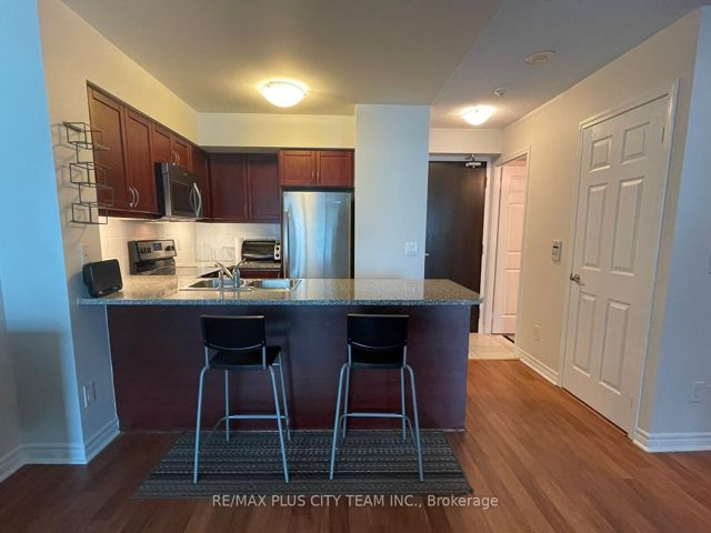 1703 - 19 Grand Trunk Cres