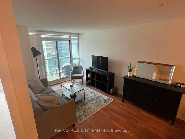 1703 - 19 Grand Trunk Cres
