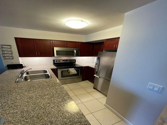 1703 - 19 Grand Trunk Cres