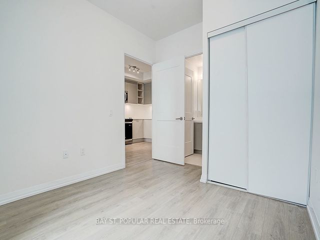 812 - 50 Dunfield Ave