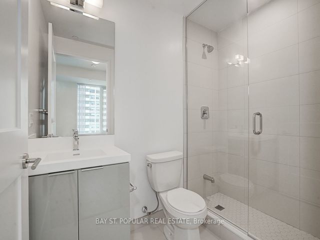 812 - 50 Dunfield Ave