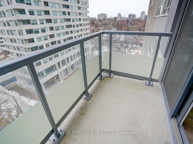 812 - 50 Dunfield Ave