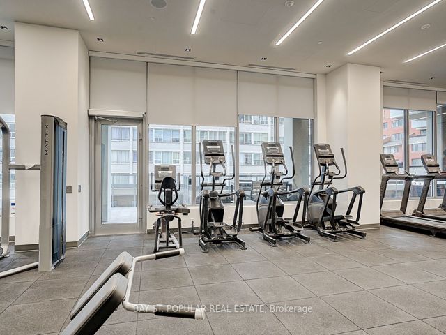 812 - 50 Dunfield Ave