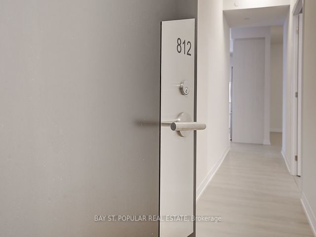 812 - 50 Dunfield Ave