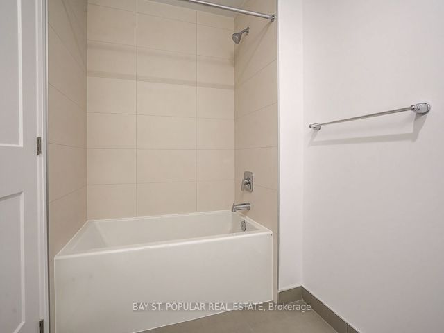812 - 50 Dunfield Ave