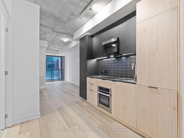 501 - 28 Eastern Ave