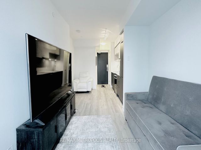 2410 - 159 Wellesley St E