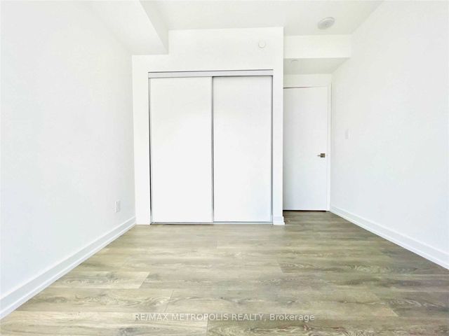 2410 - 159 Wellesley St E