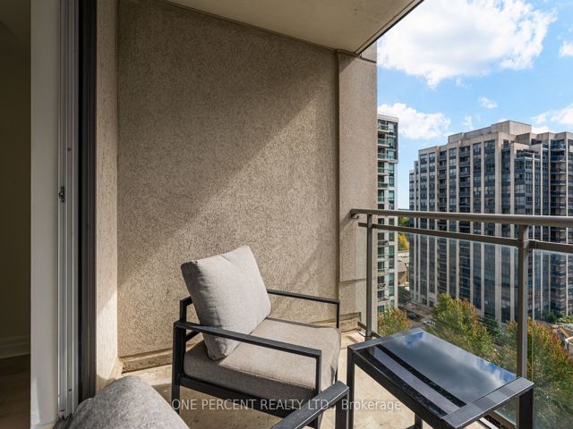1105 - 21 Hillcrest Ave