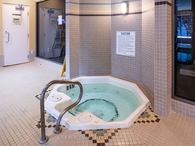 1105 - 21 Hillcrest Ave