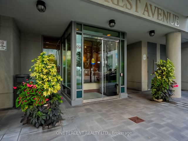 1105 - 21 Hillcrest Ave