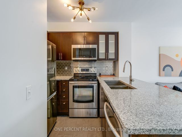 1105 - 21 Hillcrest Ave