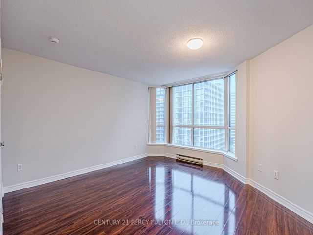 2710 - 38 Elm St