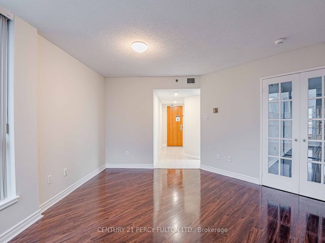 2710 - 38 Elm St