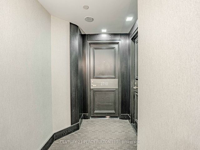 2710 - 38 Elm St