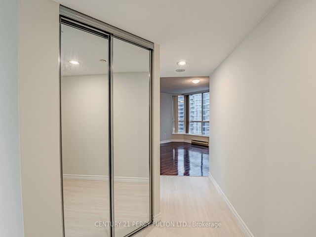 2710 - 38 Elm St