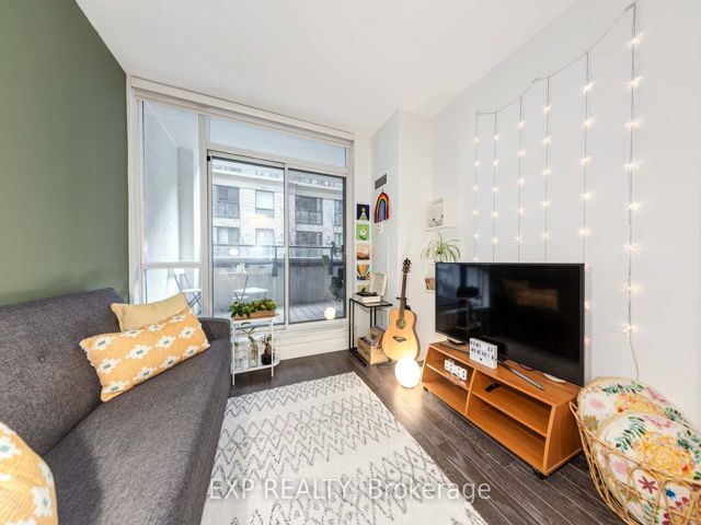 205 - 30 Hayden St