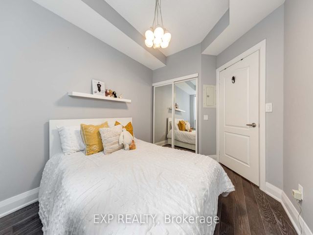 205 - 30 Hayden St