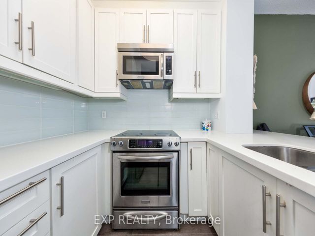 205 - 30 Hayden St