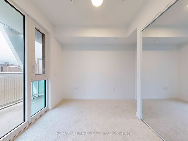 1633 - 230 Simcoe St