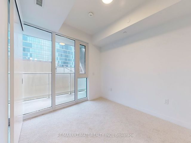 1633 - 230 Simcoe St